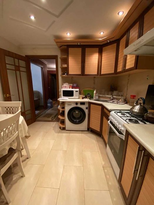 продам 2 комн кв в районе 6 школы