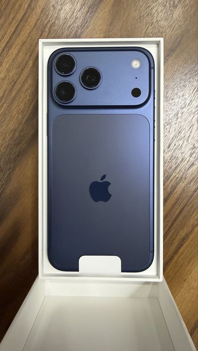 Продам iPhone 17 Pro Max, 1TB, Deep Blue