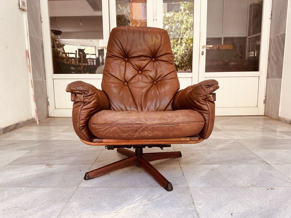 Винтидж въртящо се кожено кресло с реклайнер механизъм от 60-те