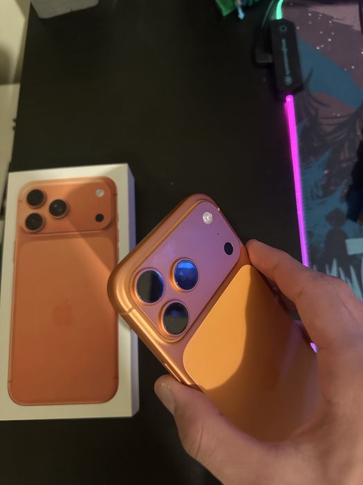 Iphone 17 pro max orange