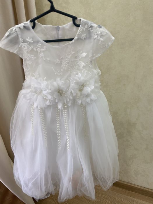 Ақ көйлек қызға 4-5 жасқа арналған