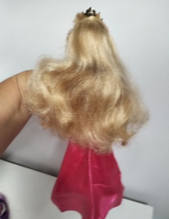 Păpuși Barbie prințesa Aurora și Anastasia