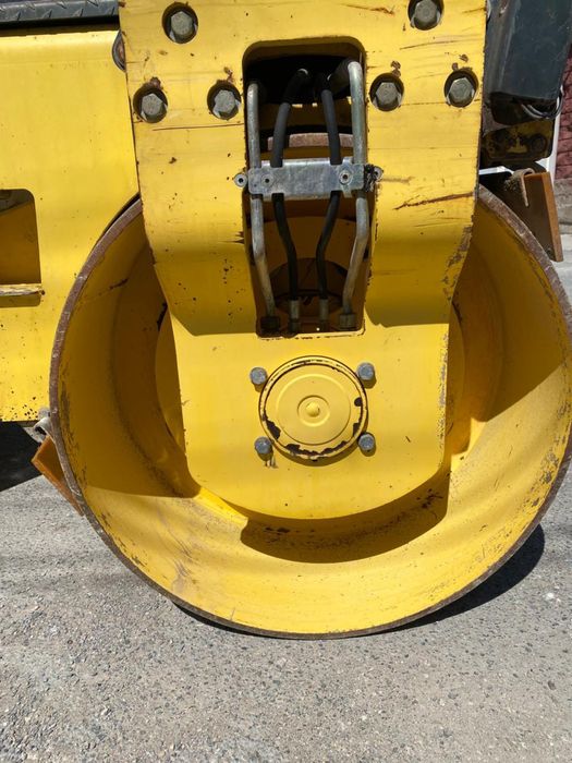 Продам Каток Bomag bw138