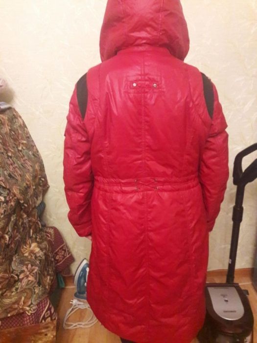 Женская куртка красная