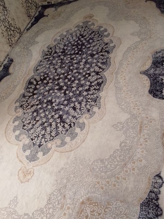 Гиламлар сотилади