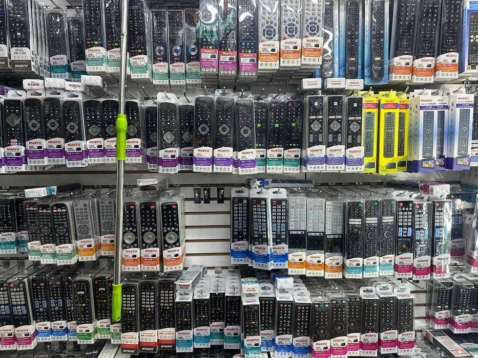 Большой выбор пультов на смарт тv, на телевизоры разные модели.