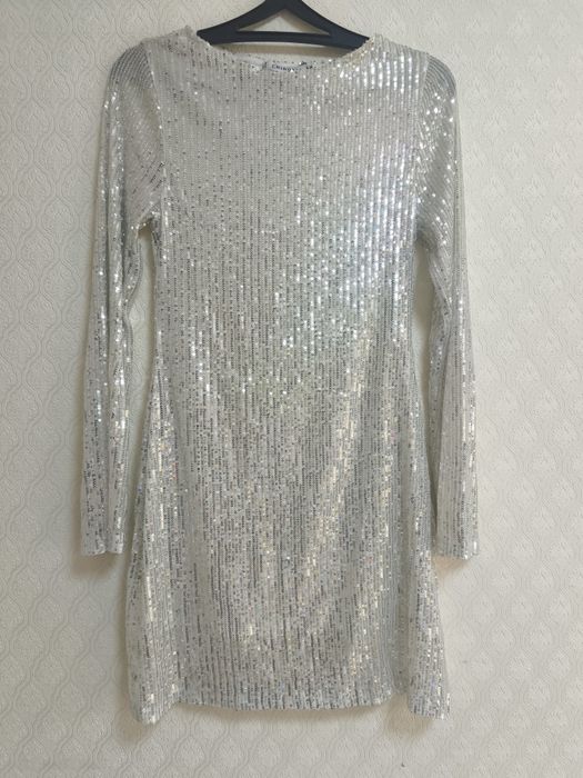 Нарядное платье в пайетках