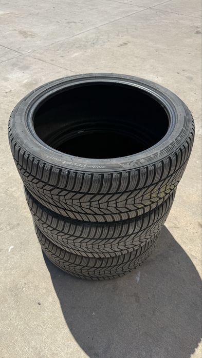 Гуми Hankook 255/40 R20