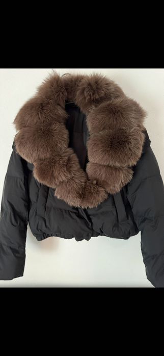 Geaca cu guler din blană naturală