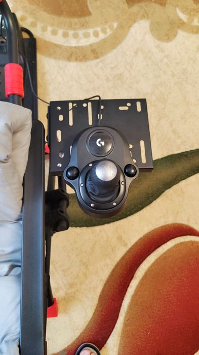 Продам игрвой руль Logitech G29