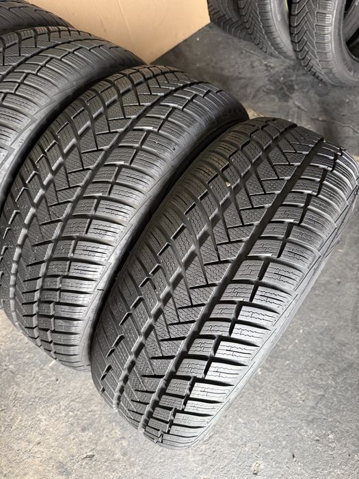 4 anvelope iarna ca NOI 225/55/17 , Vredestein , 7.9 mm , DOT 2023 !