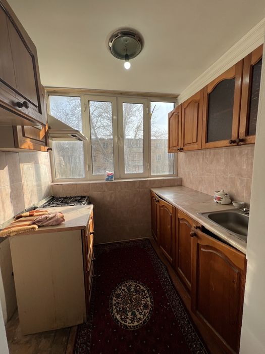 Mekrarayon bozorcha yonida turt hona uchinchi qavat