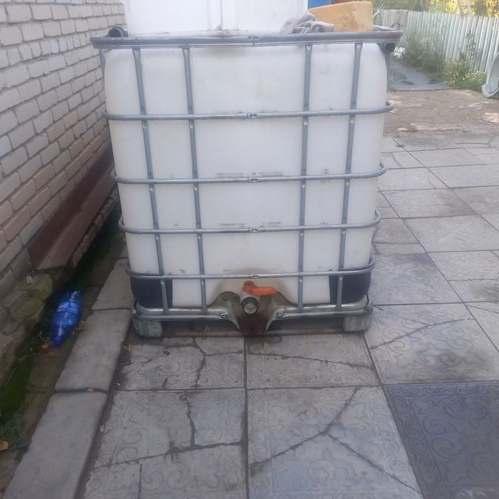 Продам еврокубы 2 шт