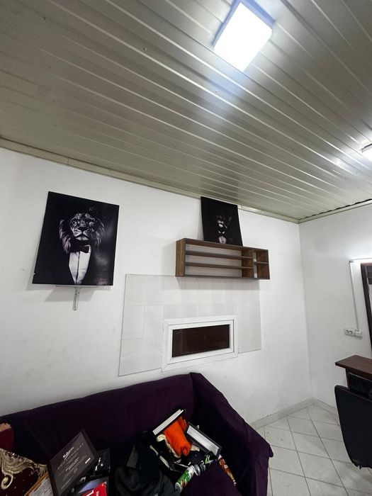 2 ta kreslo  2 oyna mebel rakvina 1ta sushilka divan va shu xamasi