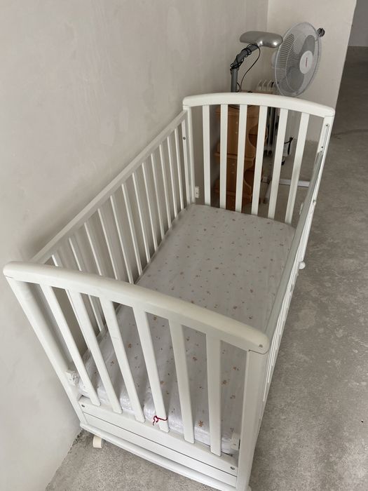 Продам детскую кроватку