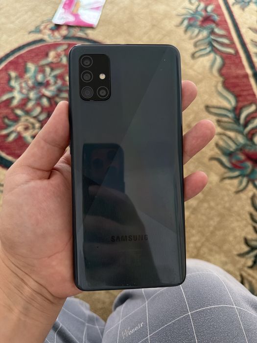 Срочно продам два телефона самсунга а 52 и а 32