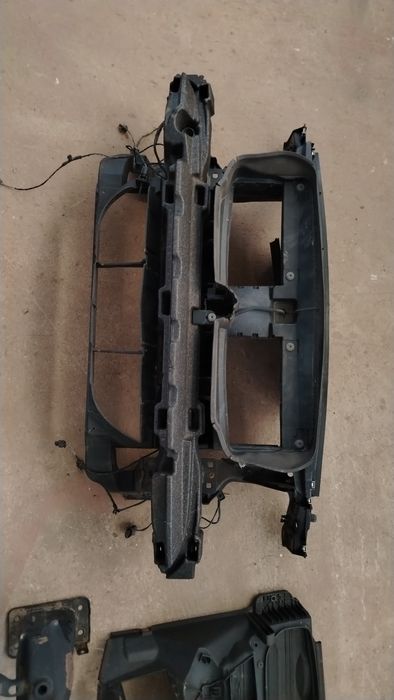 Маска ( очиларка ) греда БМВ Х1 Е84 / BMW X1 E84