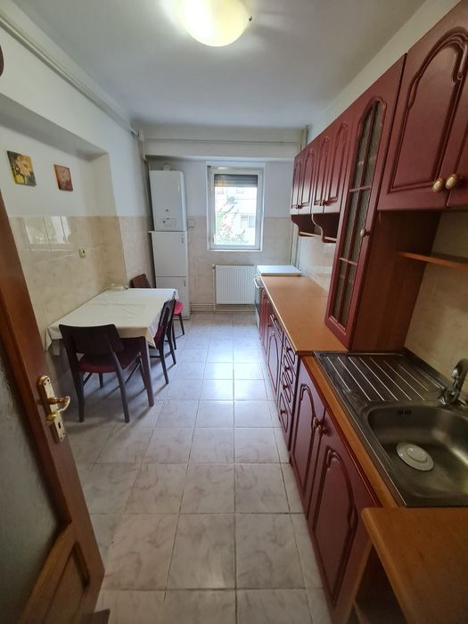 Vind 2camere decomandate etaj 1