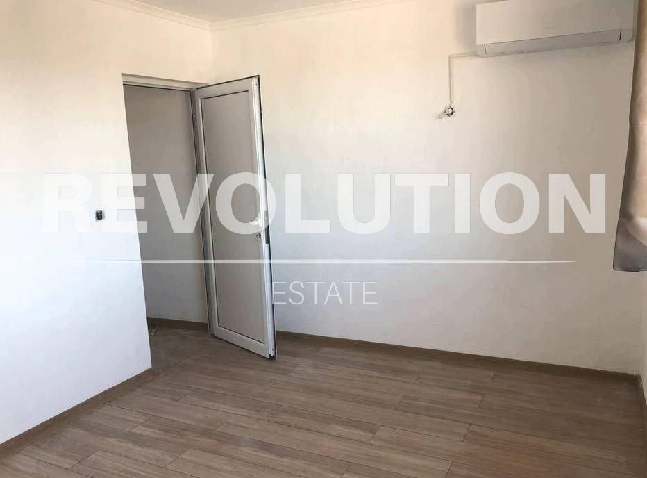 Етаж от къща в района на с.Тополи!