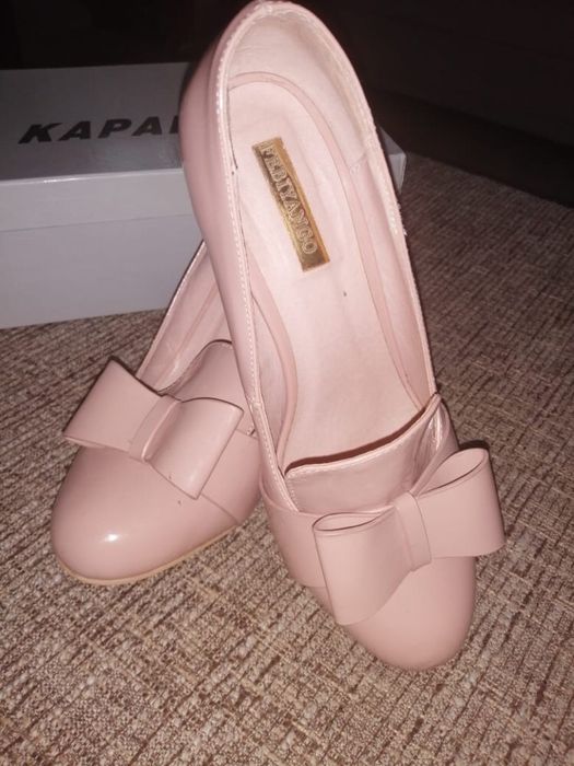 Продам лакированные туфли