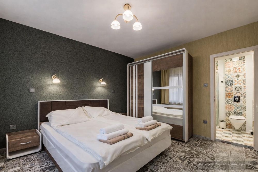 Дава се под наем Къща в с. Здравец, Област Варна - 420 кв.м за 2100 € - Снимка #6