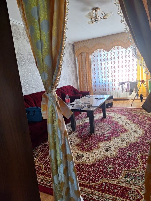 Новастройкада квартира сотилади хамма жихозлари билан