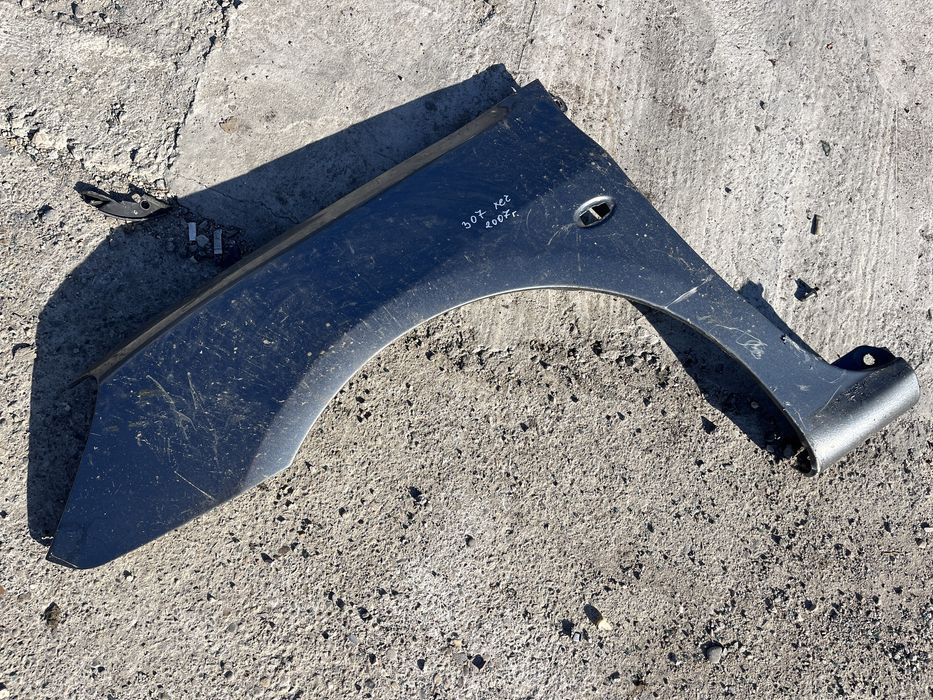 Калник ляв Peugeot 307хечбег