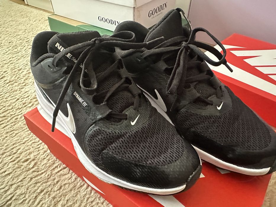 Дамски маратонки Nike