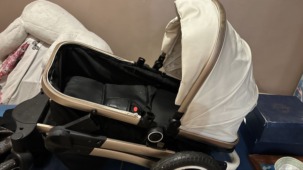 Детские кровати, детская коляска и другие детские вещи за 30тыс