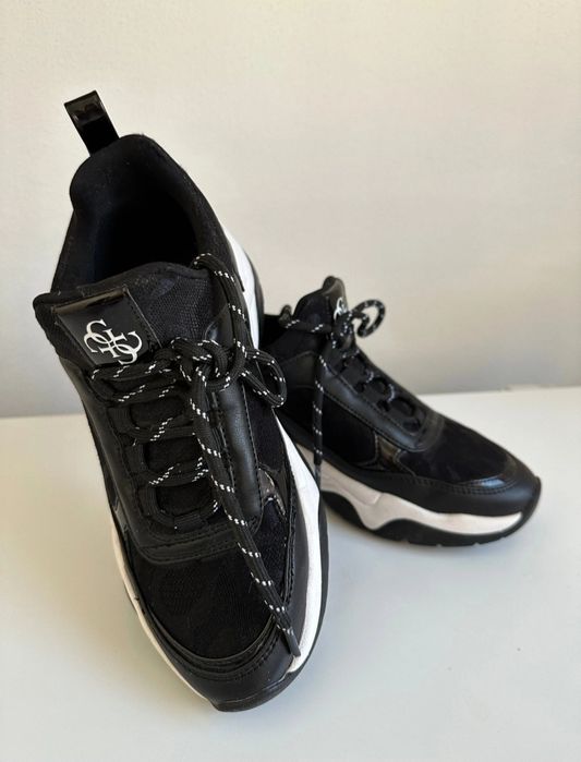 Сникърси Guess 36