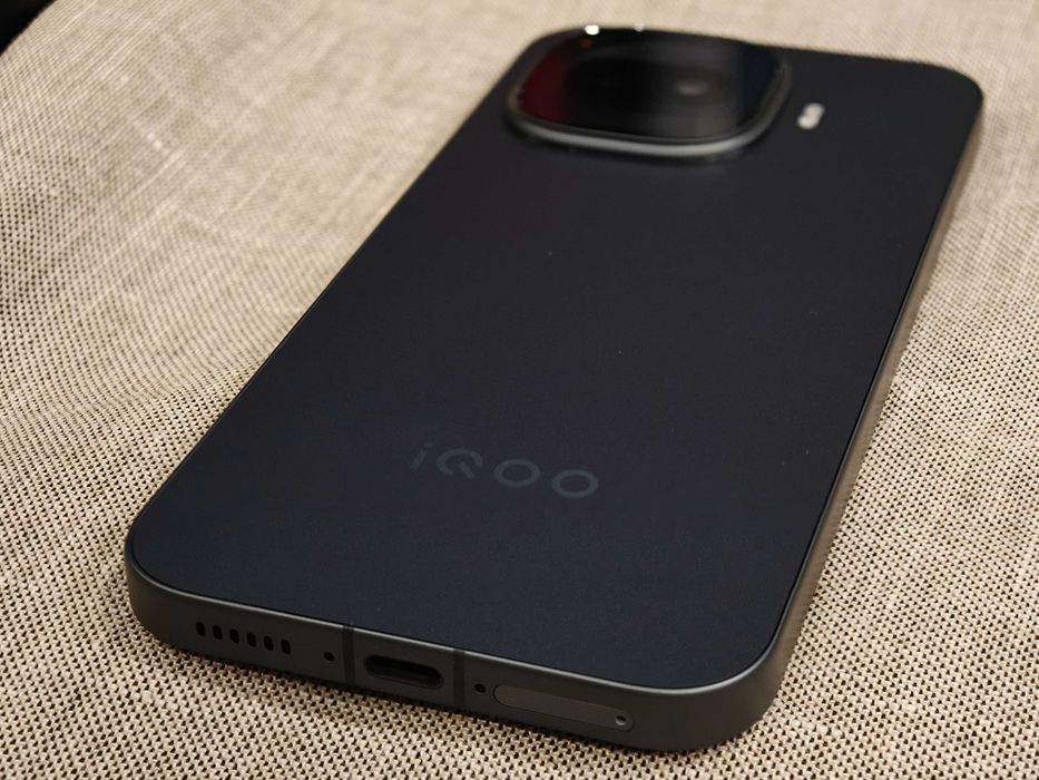 Нов Iqoo Z11 Turbo 16/256 - 7600mAh 100W; 6.59", SD8 Gen5; 200mpx