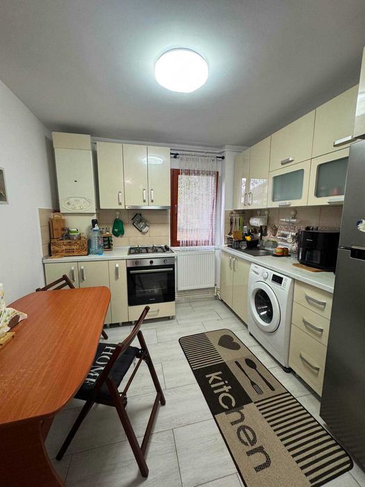 Vand apartament 2 camere, mobilat si renovat
