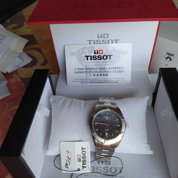 Колекция швейцарски часовници. ПОДАРЪК- нов кварцов часовник !