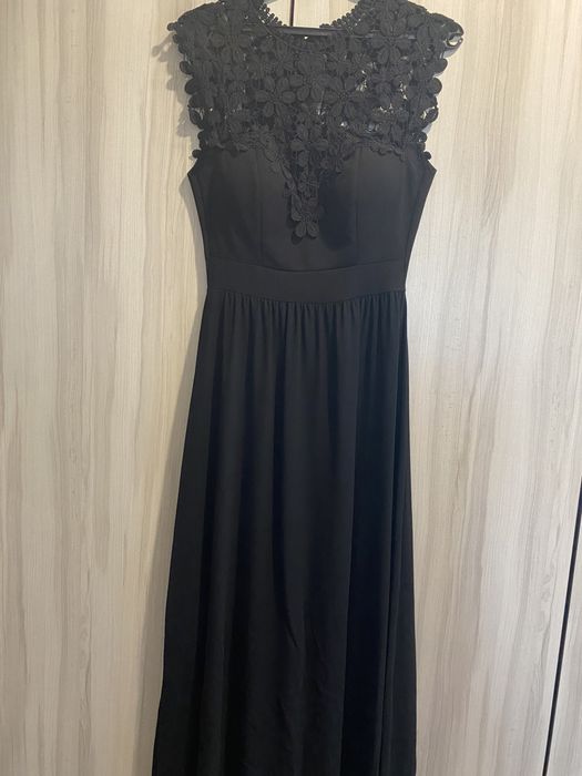 Чисто нова официална рокля