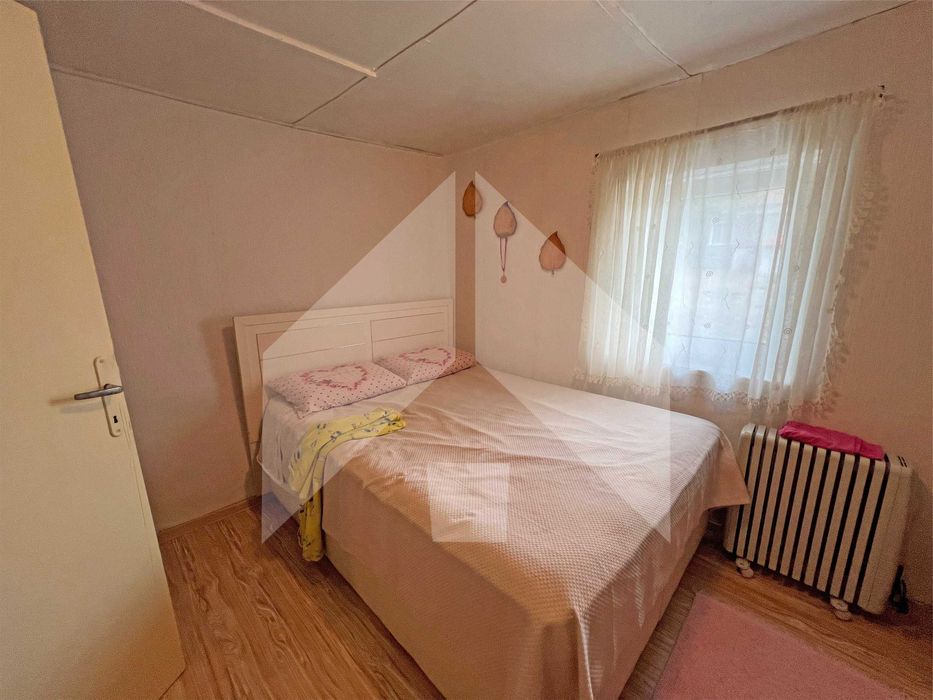 Продава еднофамилна, едноетажна къща в с. Средня (Шумен). ТОП имот!