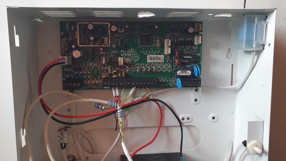 Сот комплект Paradox Spectra SP5500 с дистанционно у-е