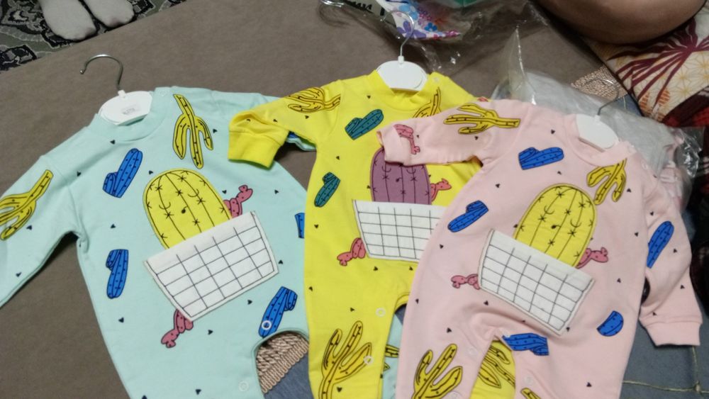 Продам детские вещи