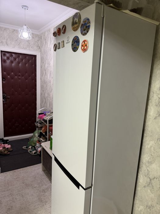 Продаю холодильник