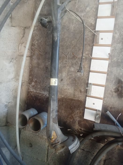 Продам газонокосилку