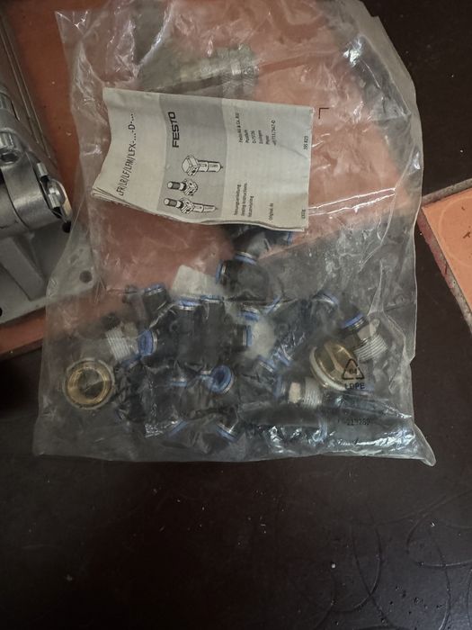 Cilindre pneumatice FESTO