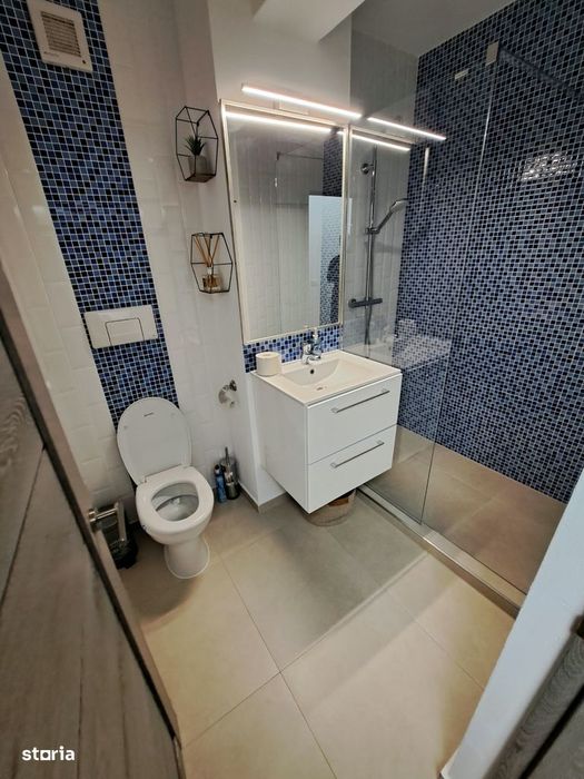 Apartament cu 3 camere semidecomandate, Centru