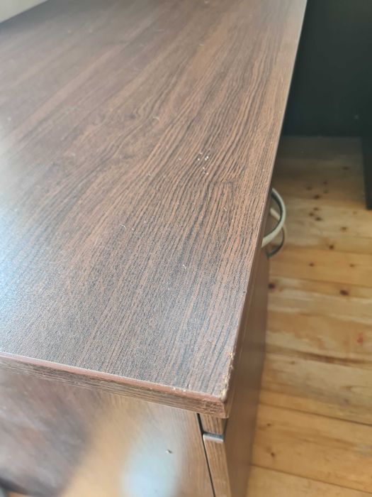 Кафяво ъглово бюро