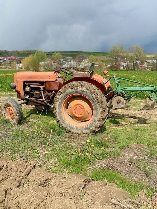 Vând tractor Fiat