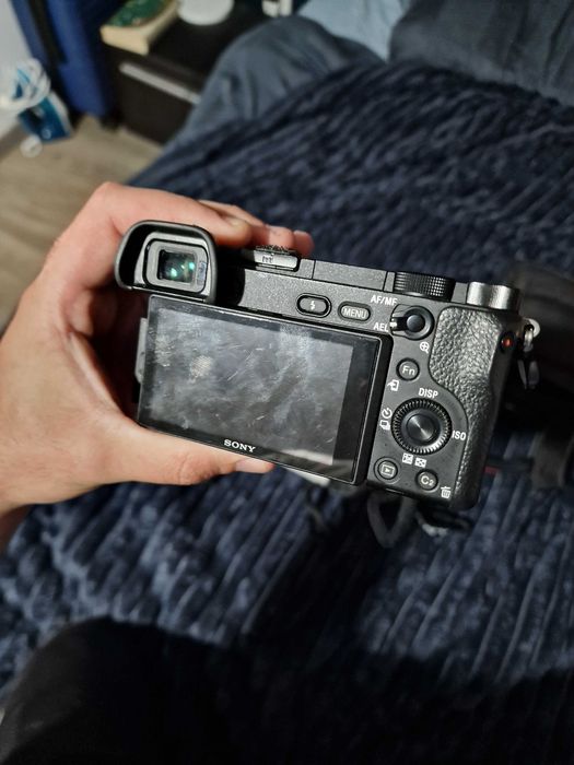 Aparat foto Sony a6300 mirrorless cu 2 obiective si accesorii