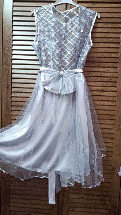 Rochiță de seara lucrata manual noua