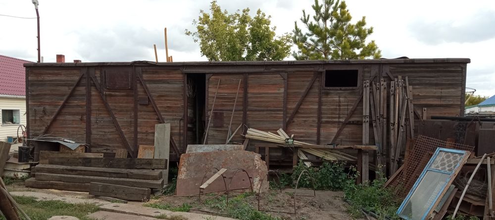 Продам вагон узкоколейный.