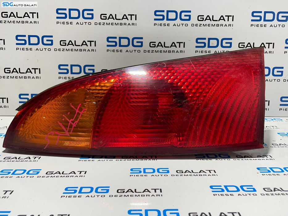Stop Lampa Tripla Stanga Ford Focus 1 Hatchback Scurt Ford Focus 1 1998 - 2004 [L2378]