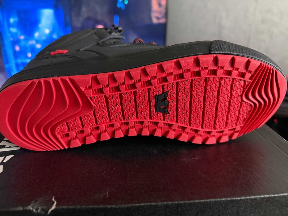 Supra Vaider CW нови мъжки кецове черно и червено