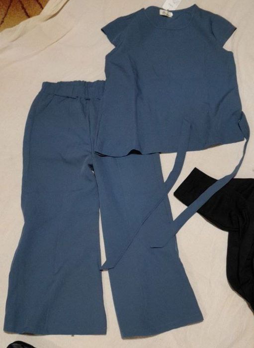 Костюм юбка, платья