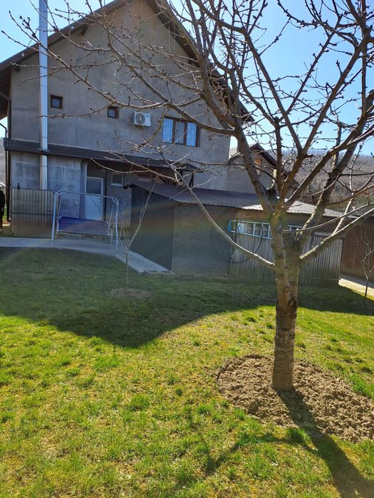 Vând Casa suprafața 155 mp